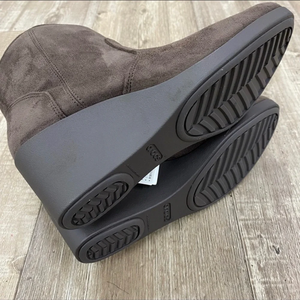 Crocs Leigh Wedge Bootie